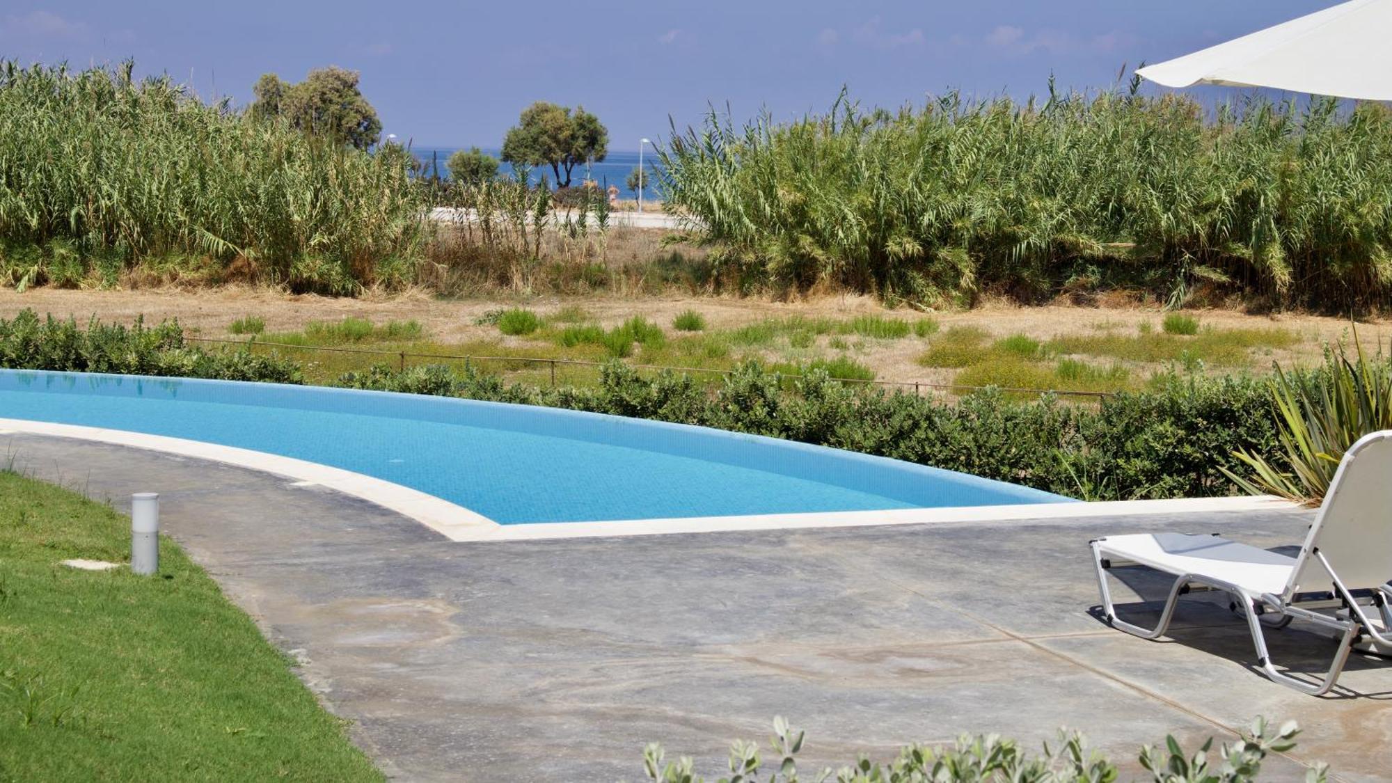 Resitour - Aphrodite Beachfront Pirgos Psilonerou Pokoj fotografie